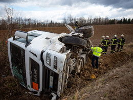 Karambol a 61-es főúton, Nagykanizsa határában, fotó: Gergely Szilárd