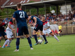 Győztes ünnep a Bányász-stadionban, fotó: Gergely Szilárd