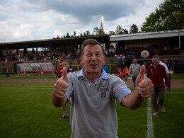 Győztes ünnep a Bányász-stadionban, fotó: Gergely Szilárd