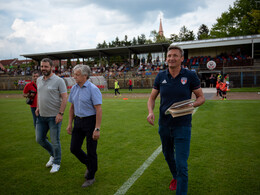 Győztes ünnep a Bányász-stadionban, fotó: Gergely Szilárd