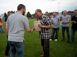 Győztes ünnep a Bányász-stadionban, fotó: Gergely Szilárd