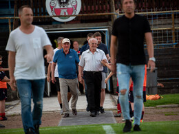 Győztes ünnep a Bányász-stadionban, fotó: Gergely Szilárd