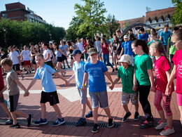 Néptánc flashmob az Erzsébet téren, fotó: Gergely Szilárd