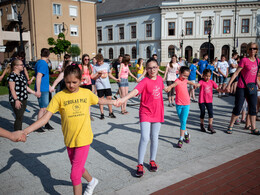 Néptánc flashmob az Erzsébet téren, fotó: Gergely Szilárd