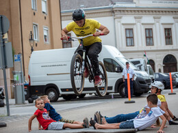 Kerékpáros látványbemutatókkal folytatódott a Giro-váró fesztivál, fotó: Gergely Szilárd