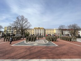 111 katona tett esküt az Erzsébet téren, fotó: anonymous