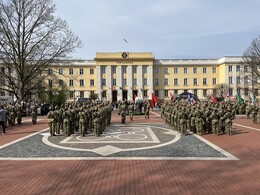 111 katona tett esküt az Erzsébet téren, fotó: anonymous