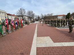 111 katona tett esküt az Erzsébet téren, fotó: anonymous