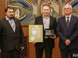 Antal Gergely sakk nagymester díját, Szakacsits Szabolcs vette át.