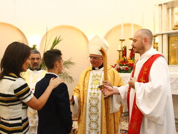 Bérmálkozás a Felsőtemplomban, fotó: Bakonyi Erzsébet