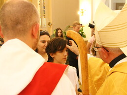 Bérmálkozás a Felsőtemplomban, fotó: Bakonyi Erzsébet