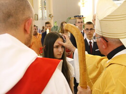 Bérmálkozás a Felsőtemplomban, fotó: Bakonyi Erzsébet