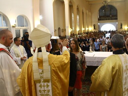 Bérmálkozás a Felsőtemplomban, fotó: Bakonyi Erzsébet