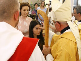 Bérmálkozás a Felsőtemplomban, fotó: Bakonyi Erzsébet