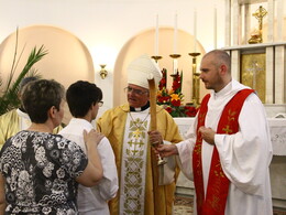 Bérmálkozás a Felsőtemplomban, fotó: Bakonyi Erzsébet