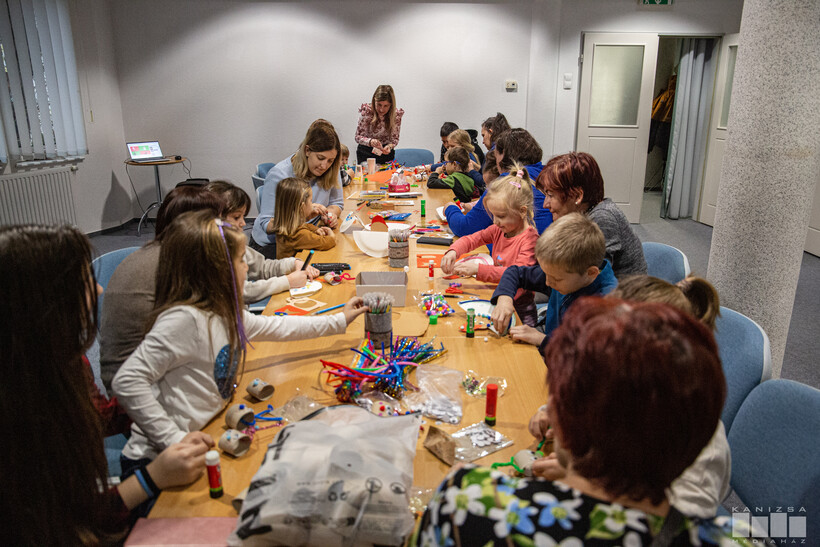 halis istván városi könyvtár