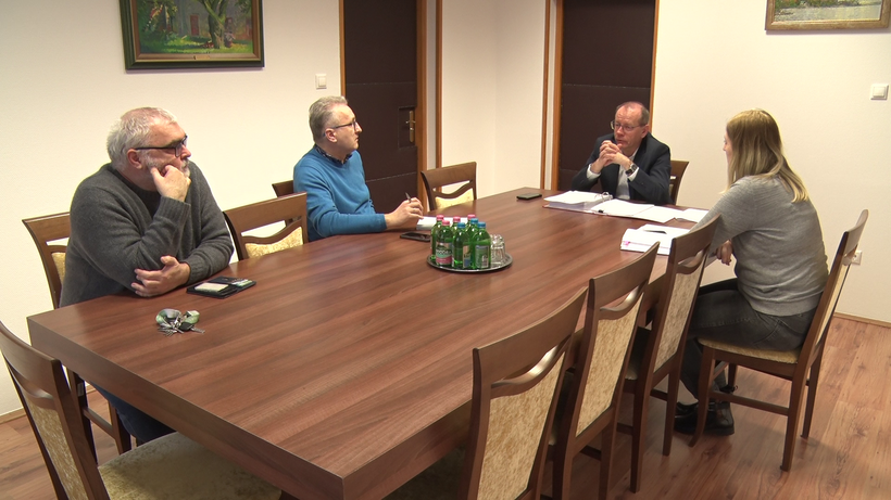 sajtótájékoztató