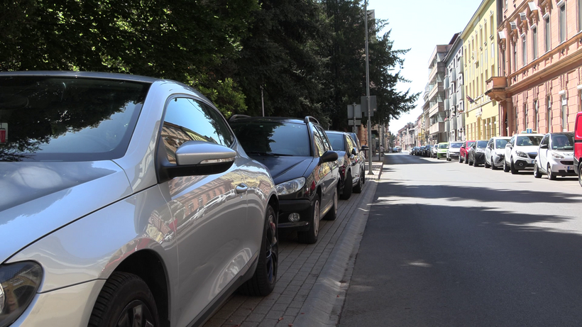 parkolás
