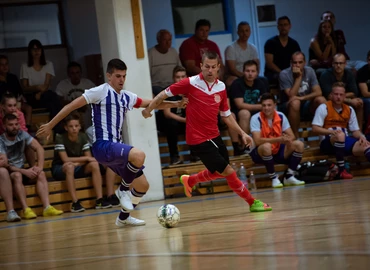 A futsalosok is adakoznak