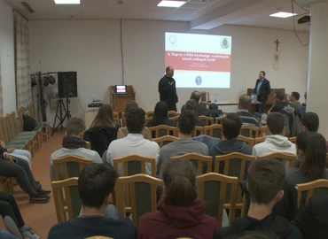 Újabb állomás