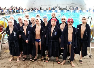 Kicsik és nagyobbak – úszástól a vízilabdáig