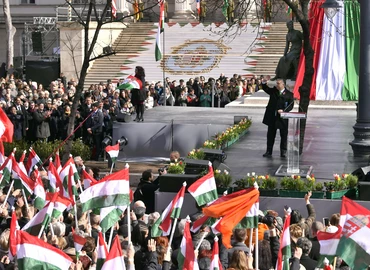 Orbán: keresztény kultúra nélkül nem lesz szabad élet Európában, keresztény kultúránk megvédése nélkül elveszítjük Európát, és Európa nem lesz többé az európaiaké