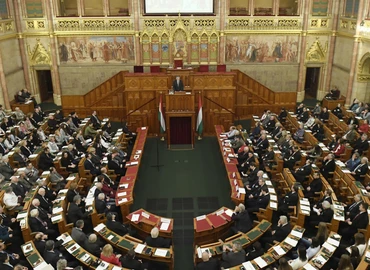 Keddtől csütörtökig tart ülést a parlament