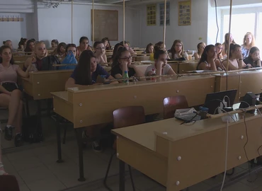 Filmvetítéssel, ügyességi és sport feladatokkal búcsúztatták a tanévet a Thúry-iskolában