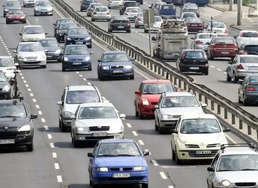 Jelentős hétvégi forgalomra figyelmeztet a Magyar Közút