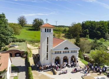 Új templomot szenteltek Csapiban