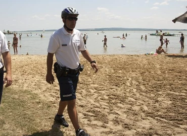 Kirívó bűncselekmény nem történt a nyáron sem a Balatonnál, sem a Velencei-tónál