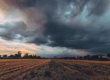 Változékonyra fordul az időjárás a hétvégén, vasárnap lehűlés érkezik és többfelé várható eső