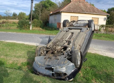 Nem tudta bevenni a kanyart - Ittasan borította fel Audiját egy orosztonyi férfi 