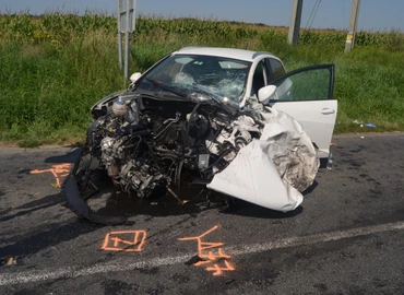 Nyergesvontatóval ütközött egy osztrák nő – Négy sérült