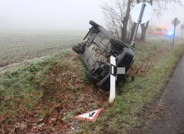 Megcsúszott a kanyarban, az árokban állt meg autójával a 32 éves söjtöri nő