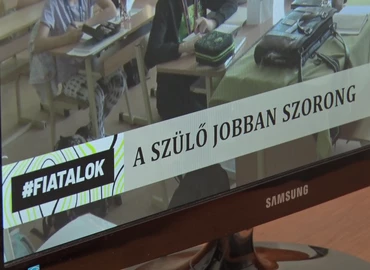 fiatalok