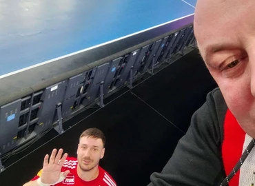 Egy-egy kézilabda válogatott mérkőzés velejárója is a "szurkolói szelfizés"