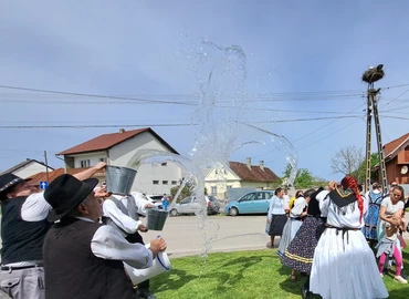 Húsvéti locsolkodás Kiskanizsán