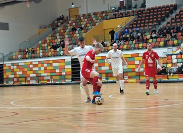 Sokáig fej-fej mellett haladtak a kaniszai és újvárosi futsalosok