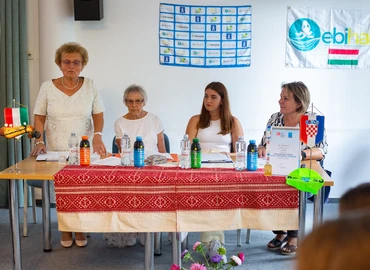 úszó