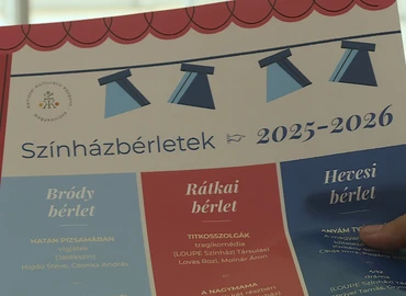 színház