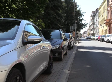 parkolás