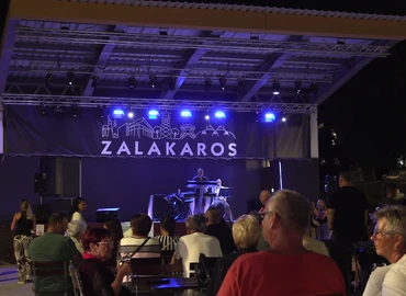Karos Korzó