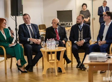 konferencia