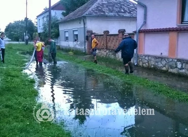 A nagyobb esőzések előtt tisztítsuk ki a vízelvezető árkokat!