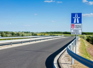 A személygépjárművekre márciusban 80 ezer esetben szabtak ki pótdíjat díjfizetés nélküli úthasználat miatt
