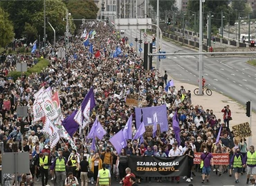 Tüntetést tartottak az Index-ügy miatt Budapesten