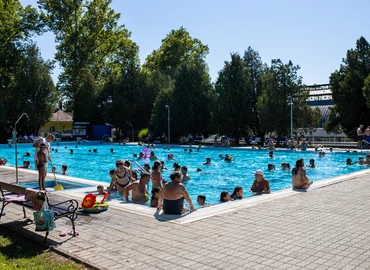 Strandok Éjszakája a Kanizsa Uszoda és Strandfürdőben