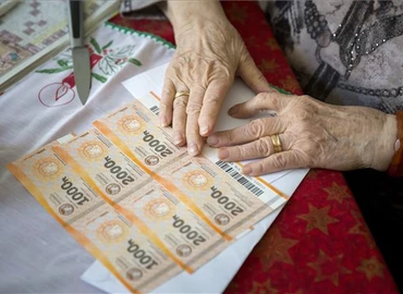 Rétvári: 30 milliárdot költenek a nyugdíjasok Erzsébet-utalványára