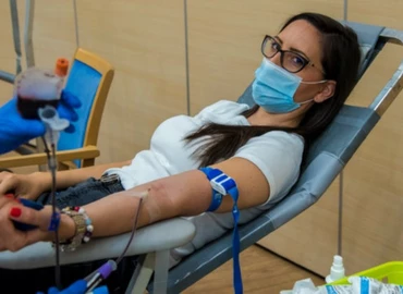 Csak a halaszthatatlan beavatkozásokhoz biztosít vérkészítményeket a vérellátó 